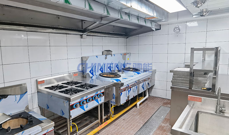 萬和商行私人會(huì)所廚房烹飪間