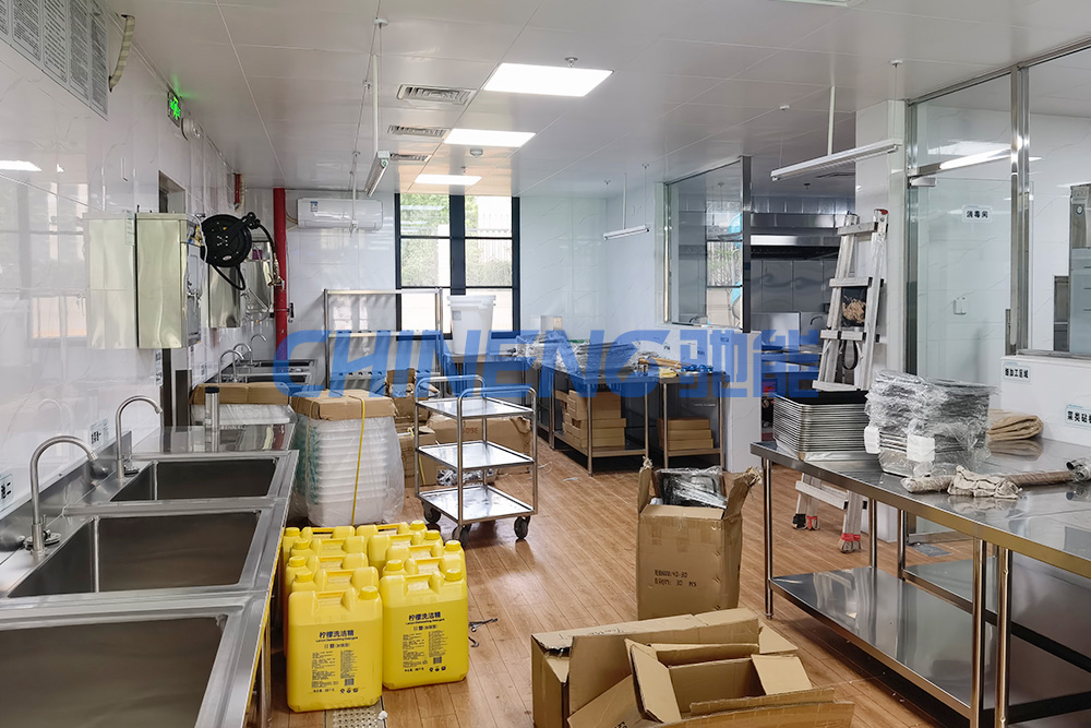 深圳光明璽云幼兒園A級(jí)食堂廚房加工間