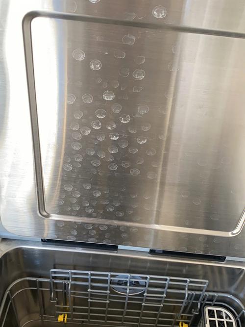 商用洗碗機洗的碗為什么有水跡？